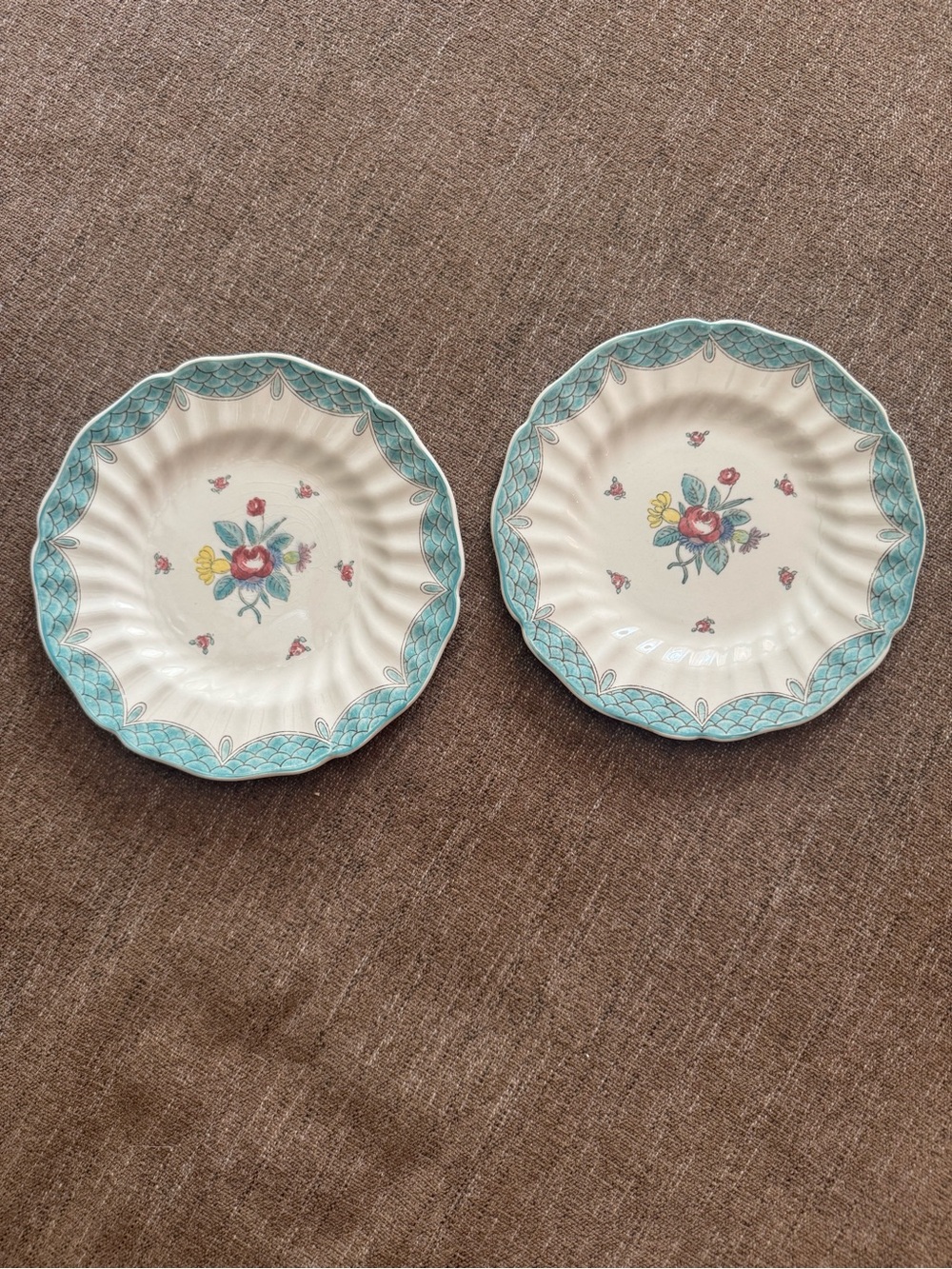 Vintage Set of 2 plates. Royal Doulton Lowestoft Bouquet D6023. Made in England.
